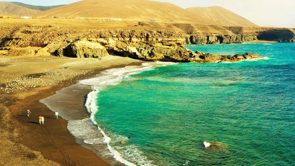 Plage Avec Collines Vagues Fuerteventura — Photo