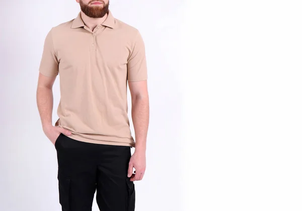 Mode Ein Junger Mann Shirt Und Hose Steht Auf Weißem — Stockfoto