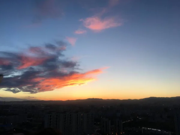 Sonnenuntergang Blick Auf Die Stadt — Stockfoto