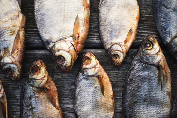 Pescado Río Seco Salado Sobre Fondo Madera Marrón — Foto de Stock