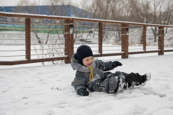 Première Promenade Hivernale Dans Parc — Photo