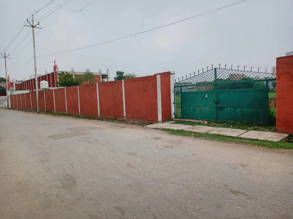 School Gate Baundri Walls — Stock Photo, Image