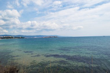 Nessebar - kıyıdan denize ve Old Town 'a manzara