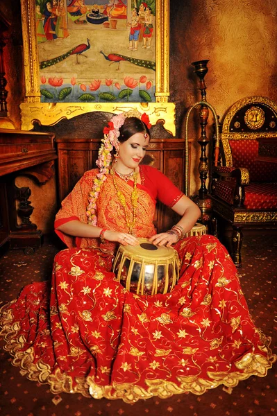 Piękne Zdjęcie Dziewczynki Czerwonym Sari — Zdjęcie stockowe