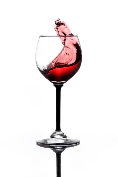Kırmızı şarap cam Alchohol izole