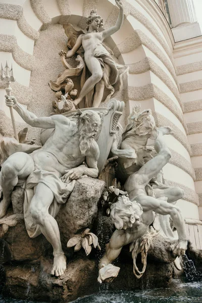 Dominion Österrike Mark Fountain Monument — Stockfoto
