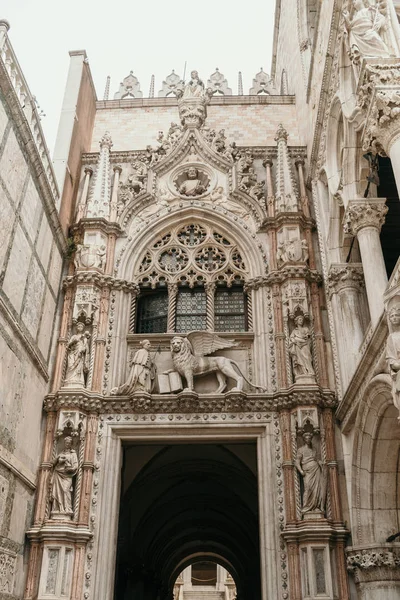Piazza San Marco Venezia İtalya Doge Sarayı