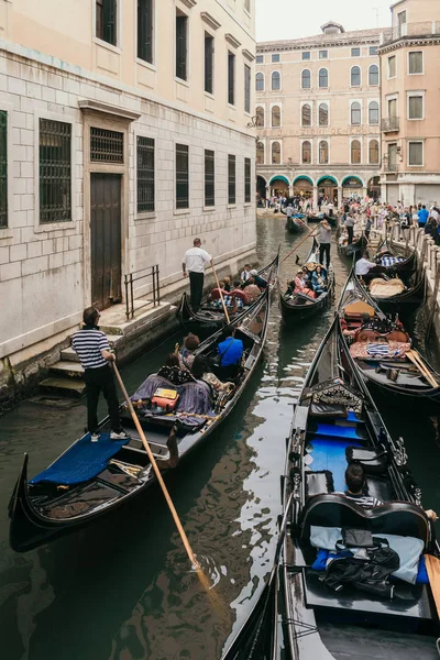 Гандола Водная Венеция — стоковое фото