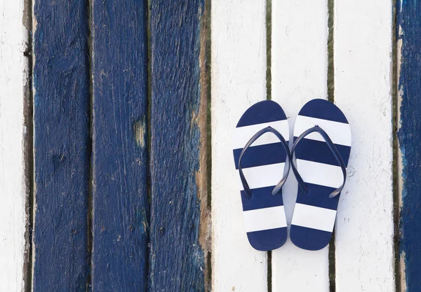 Flip flops gestreept — Stockfoto