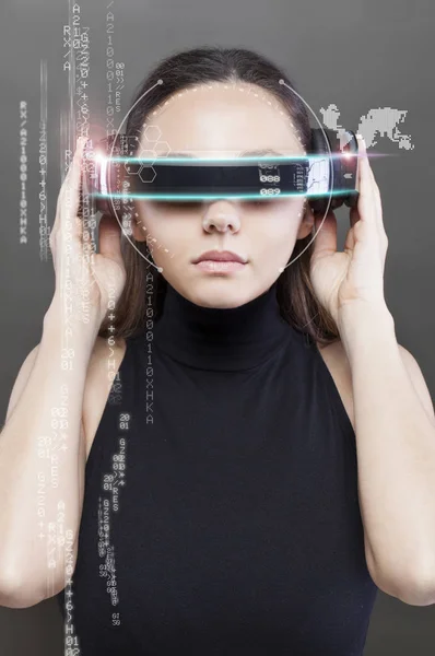 Woman with smart glasses — Stock Photo, Image