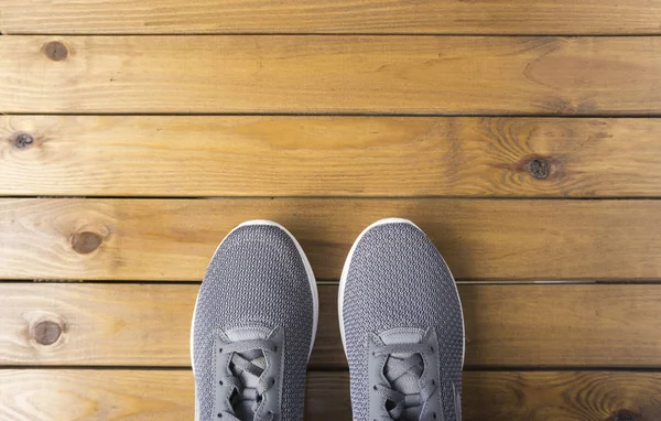 Schoenen op houten vloer, Top uitzicht — Stockfoto