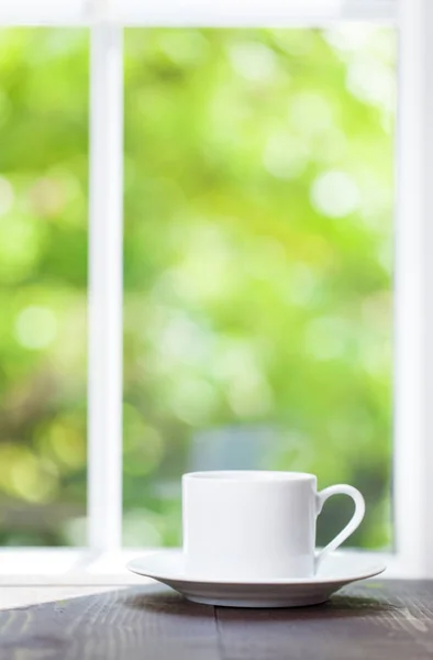 Πρωινός καφές στο παράθυρο — Φωτογραφία Αρχείου
