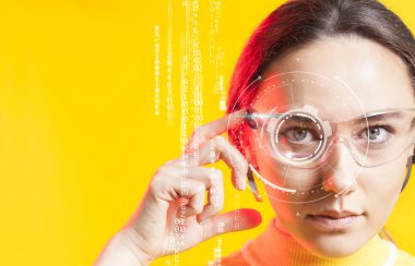 Fütüristik akıllı gözlük