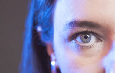 Close-Up kadının mavi göz