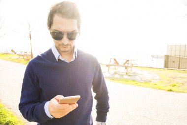 Adam manifatura telefon 