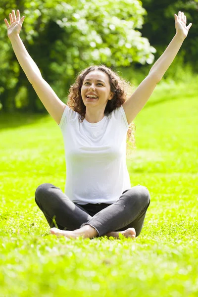 Serene Woman Relaxing At The Park — Stock Photo, Image