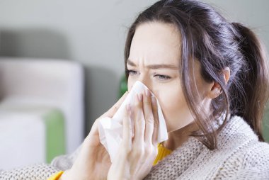 Hasta kadının portresi üşüttü