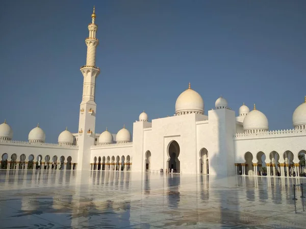 Dubai 'deki Jumeirah Camii