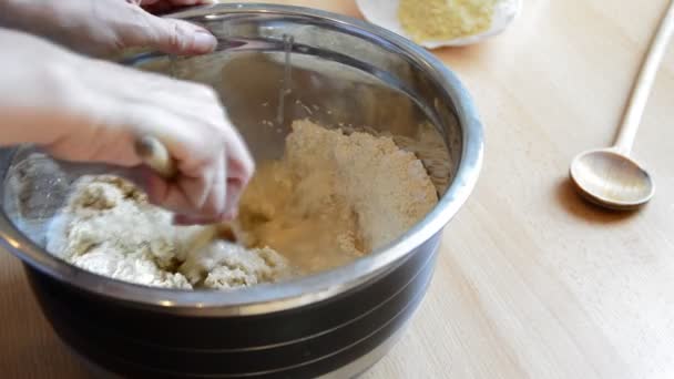 Mulher Que Prepara Massa Farinha Biscoitos — Vídeo de Stock