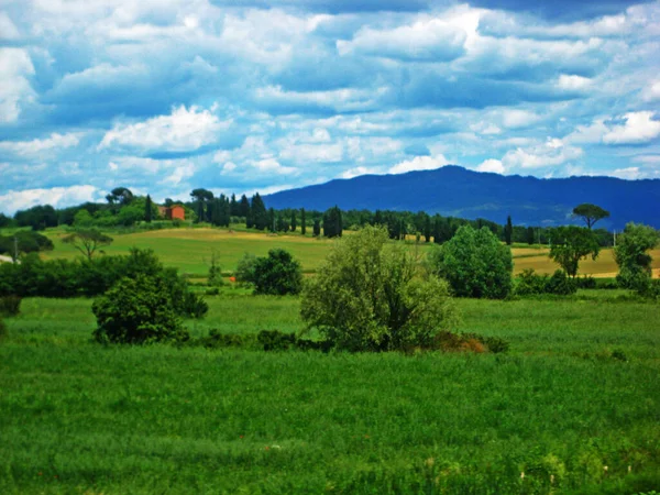 Italia Paisajes Campos Casas Prados — Foto de Stock