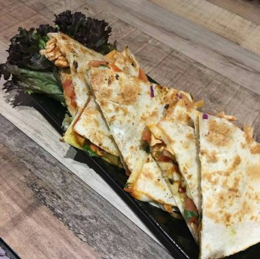 Sığır eti ve koyun eti Kebap lezzetli ve Pers ve Türkiye'nin Orta Çağ mutfaklarda kökenli çok ünlü yemekleri biridir.