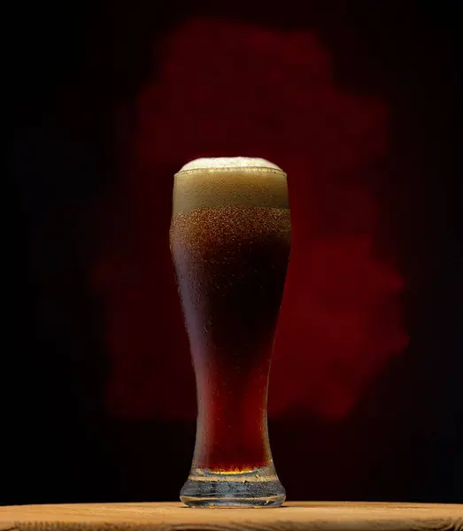 Een glas koud bier.. — Stockfoto