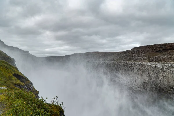 Spray Nebbioso Dalla Cascata Dettifoss Islanda — Foto Stock