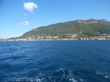 Karadağ, Kotor Körfezi, Temmuz 'un güneşli günü