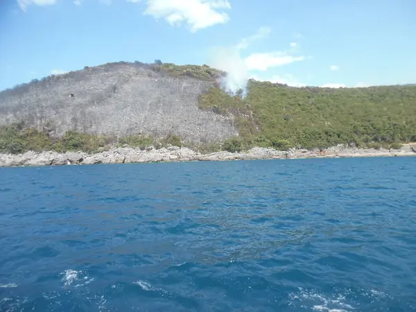 Karadağ Kotor Körfezi 2017 Yazının Orman Yangınları — Stok fotoğraf