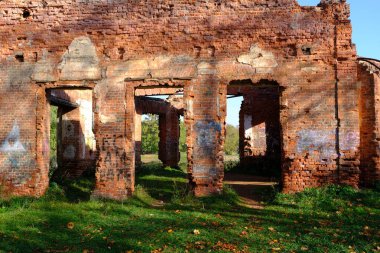  Eski kalenin kalıntıları.