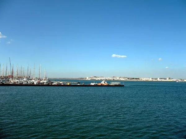 スペインとポルトガルの国境にあるグアディアナ川河口の港 — ストック写真