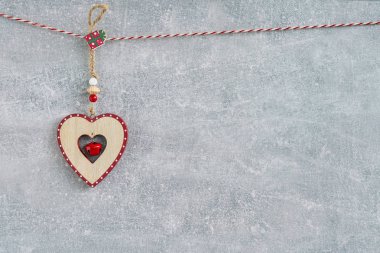 Noel arka plan. Noel kupa gri arka plan üzerinde. Kopya alanı, üstten görünüm