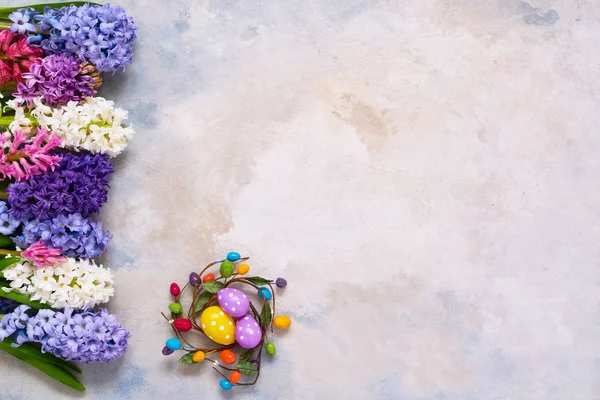 Decoración de Pascua y flores de jacinto ramo flatlay. Copiar spa —  Fotos de Stock