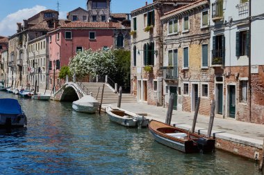 Venedik, Italya içinde Ponte Brazzo. Venedik sokaklarında. Yaz