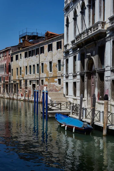 Calle Venice. Venecia, Italia. Fondamenta Daniele canal — Foto de Stock