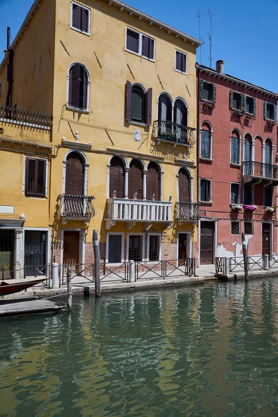 Venecia, Italia, edificios históricos. Fundaciones de ca vendramin — Foto de Stock