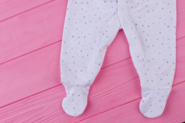 Bebeğim, kırpılmış görüntü için yeni yumuşak giyerlerdi. Bebeğim, kopya alanı için giyim.