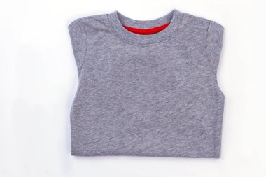 Gri katlanmış pamuk bebek bezi. Arka plan beyaz izole.