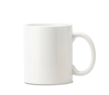 Beyaz arka planda izole edilmiş beyaz seramik kahve kupası.