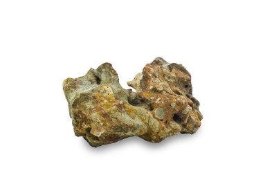 Kırpma yolu ile beyaz arkaplanda izole edilmiş taş parçası