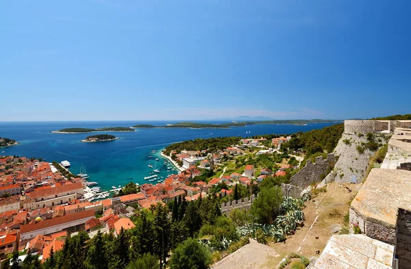 Liman eski Adriyatik Adası şehir Hvar — Stok fotoğraf