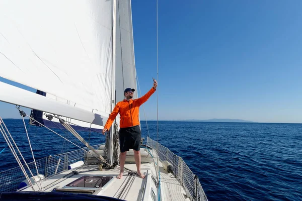 Man Sailing Sails Out Sunny Day Making Selfie — Stock Photo, Image