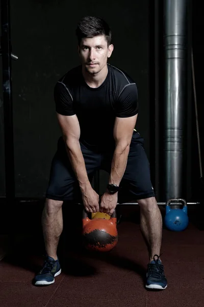 Photo Bodybuilder Working Out Kettleball — Stock Photo, Image