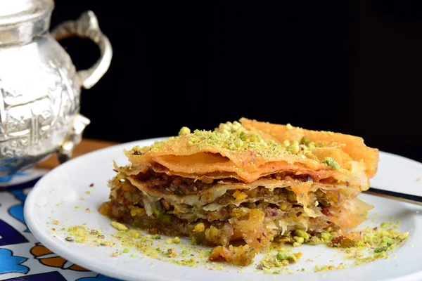 Tradiční turecký arabsky dezert - baklava — Stock fotografie