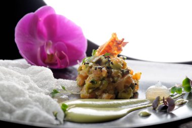 Somon/Avokado Tartar  