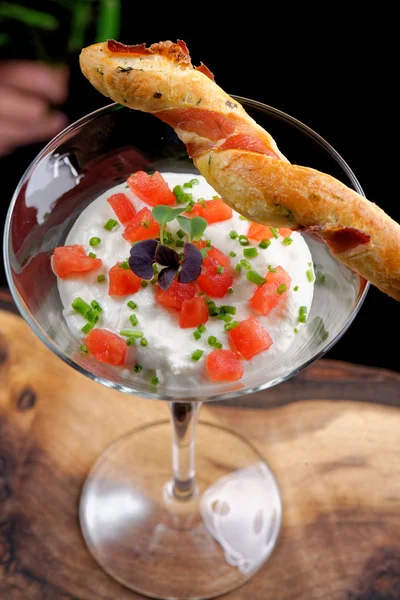 Fine dining, shrimp cocktail — Stock Photo, Image