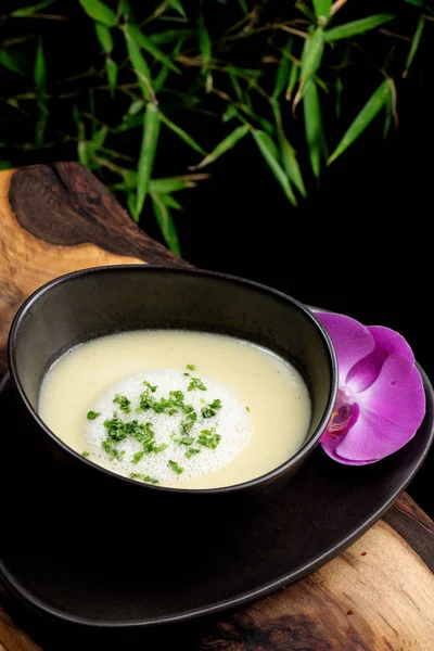 Thai coconut mushroom soup — Stock Image Thai coconut mushroom soup Royalty Free Stock Images