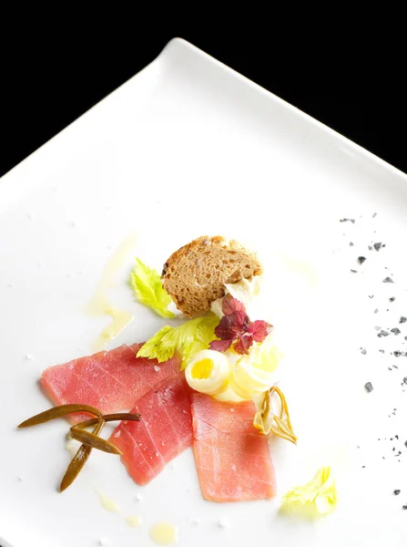 Fine Dining Thunfisch Sashimi Vorspeise — Stockfoto
