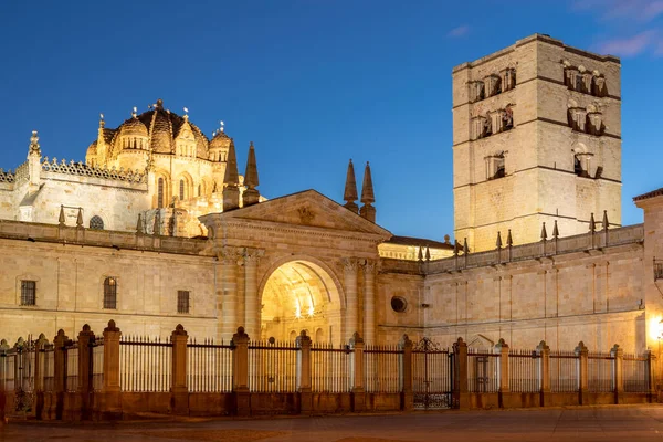 Zamoras Katedral Spanien Blå Timme — Stockfoto