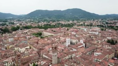 Lucca şehir. Havadan görünümü manzara. Tuscany. İtalya. Yukarıdan görüntülemek